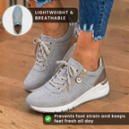 Orthopädische Wildleder-Plateau-Sneaker - perforiertes Design und metallischer Fersenzähler