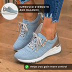Orthopädische Wildleder-Plateau-Sneaker - perforiertes Design und metallischer Fersenzähler