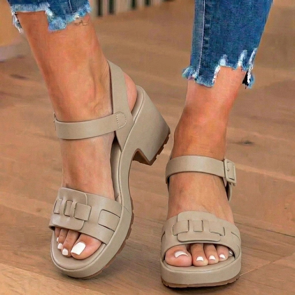 Wunderschön gefertigte Orthopädische Sandalen