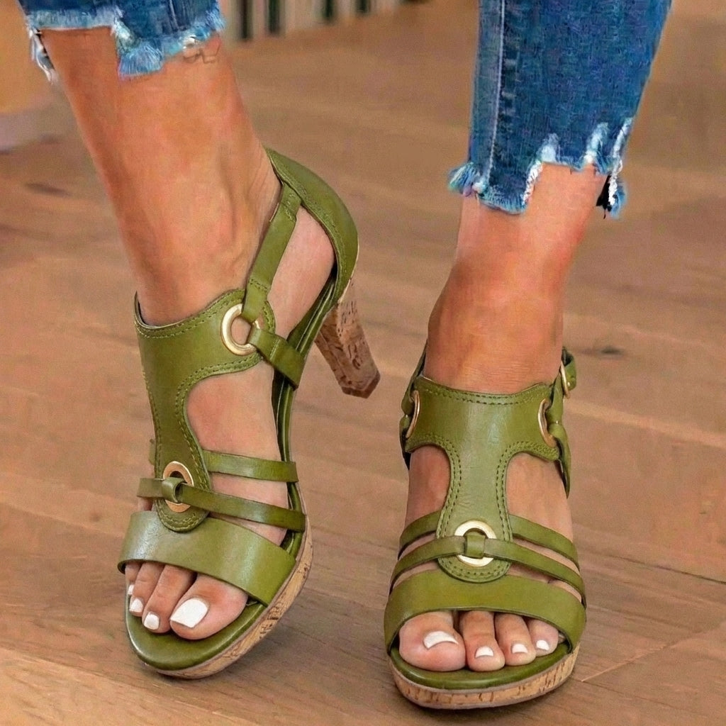 Schicke orthopädische Sandalen mit einzigartigem Design