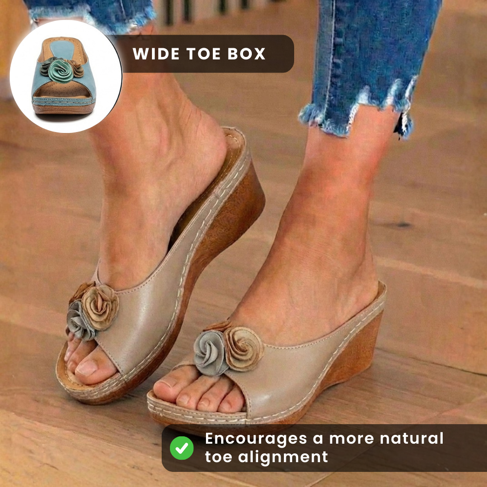 Orthopädische Leder-Keilsandalen - Doppeltes Rosetten-Blumen-Detail