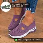 Orthopädische Strick-Slip-On-Keilabsatz-Sneaker - ausgeschnittenes Tropfen-Design und Rocker-Sohle