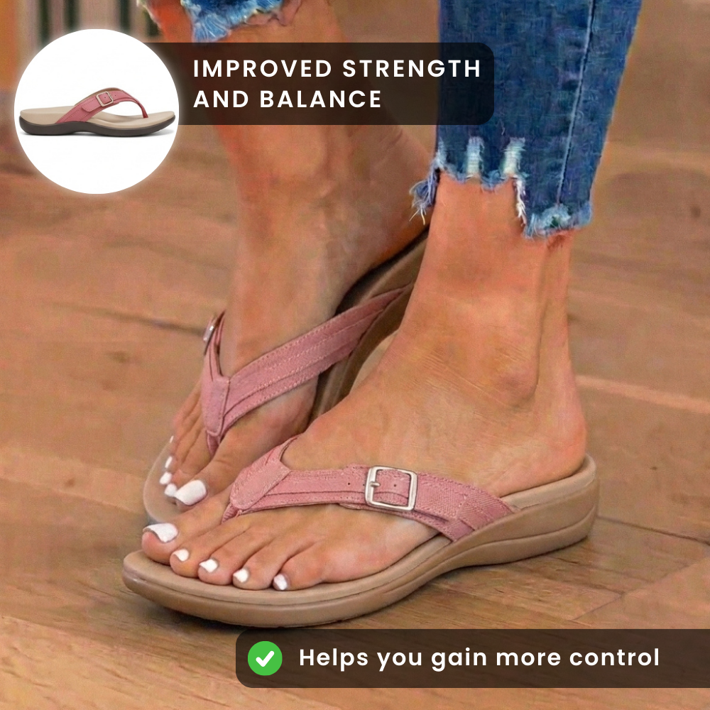 Orthopädische Stoff-Zehenstegsandalen - Schnallen-Detail und konturiertes Fußbett