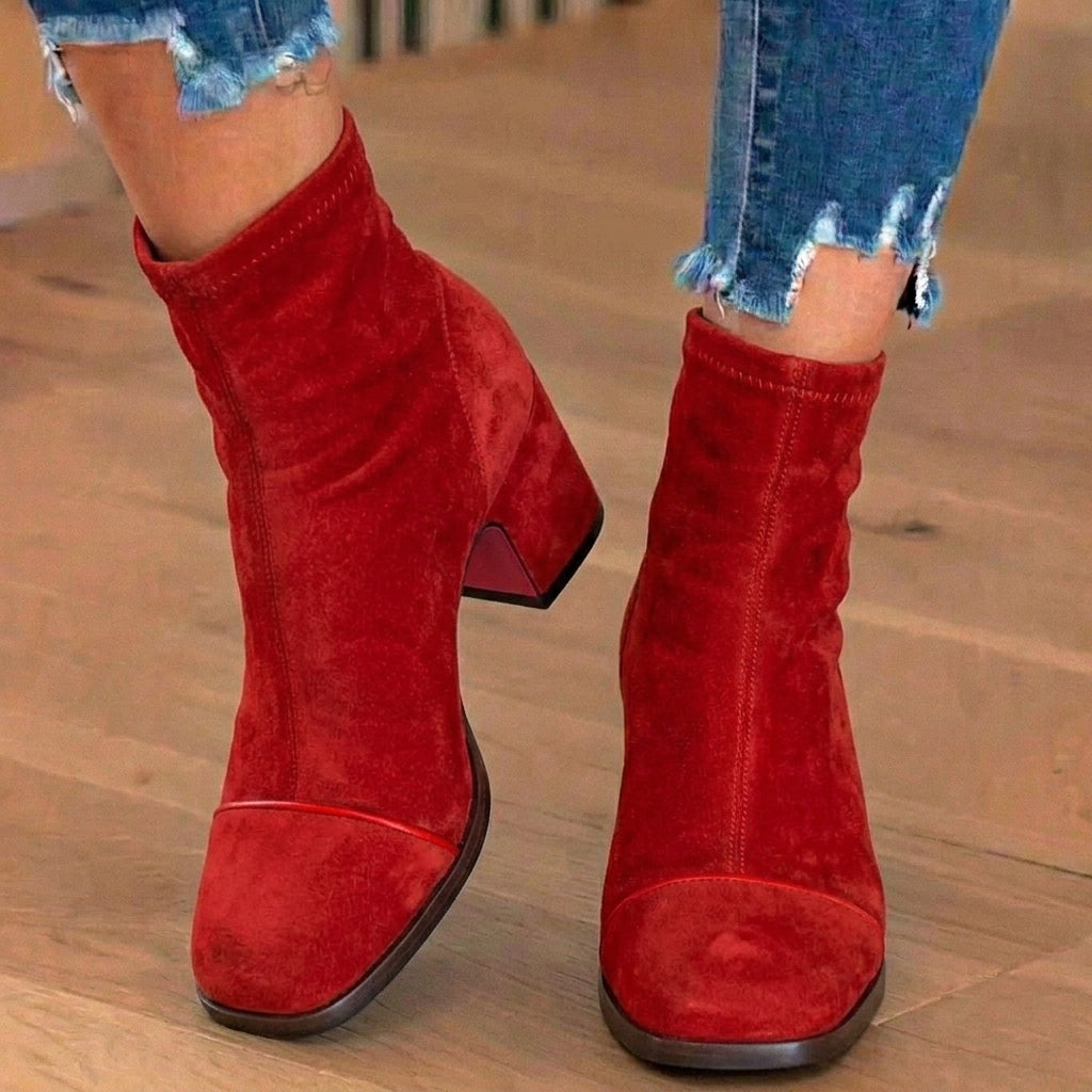 Klassische Orthopädische Stiefel mit zeitlosem Stil