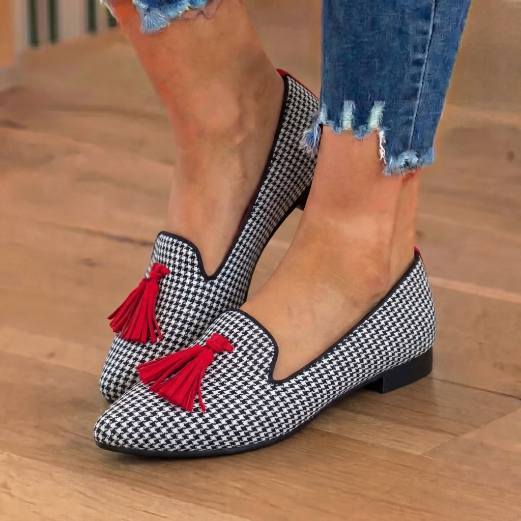 Anmutige orthopädische Sandalen für einen modernen Look