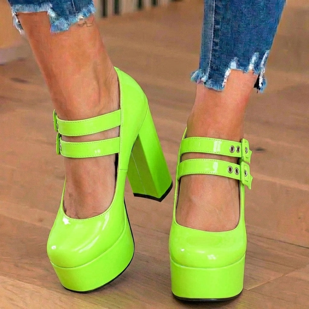 Klassische orthopädische Sandalen mit zeitlosem Stil