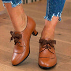 Klassische orthopädische Schuhe mit zeitlosem Stil