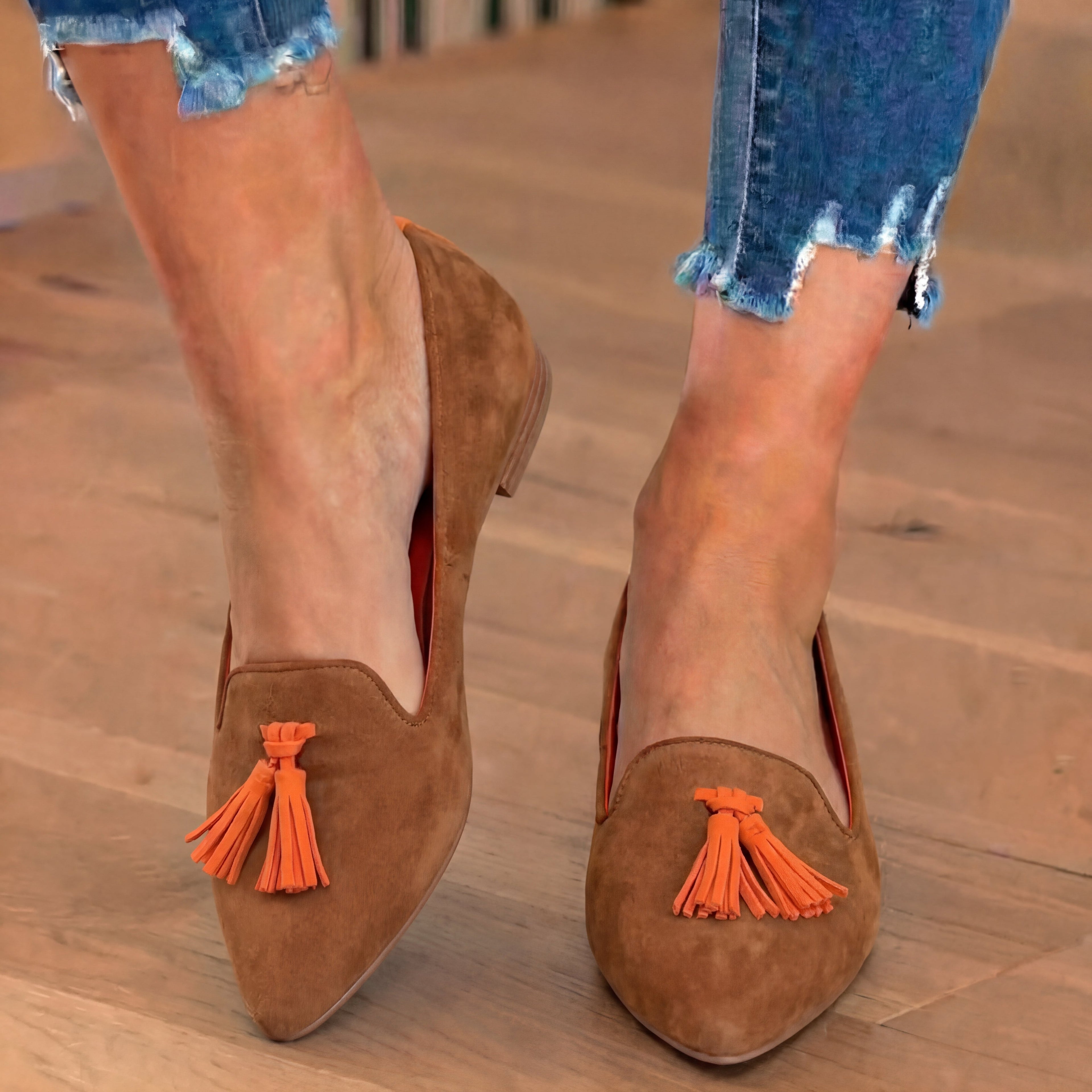 Anmutige orthopädische Sandalen für einen modernen Look