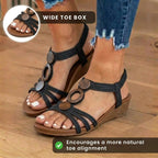 Bequeme orthopädische Sandalen für den täglichen Gebrauch