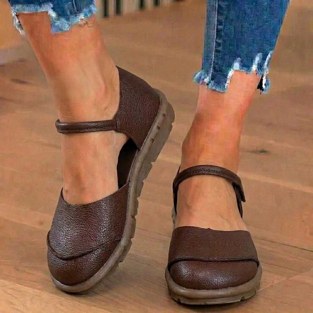 Bequeme orthopädische Sandalen für den täglichen Gebrauch