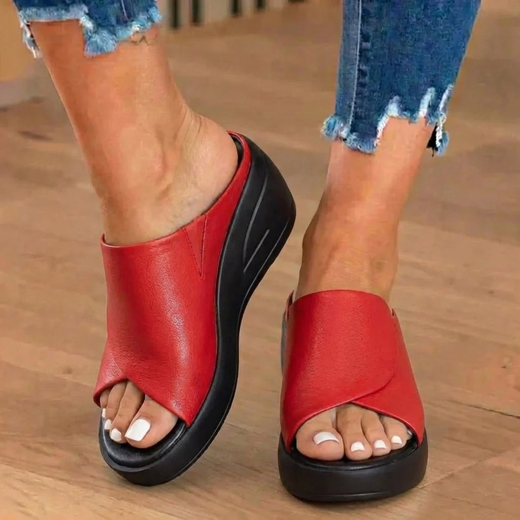 Bequeme orthopädische Sandalen für den täglichen Gebrauch