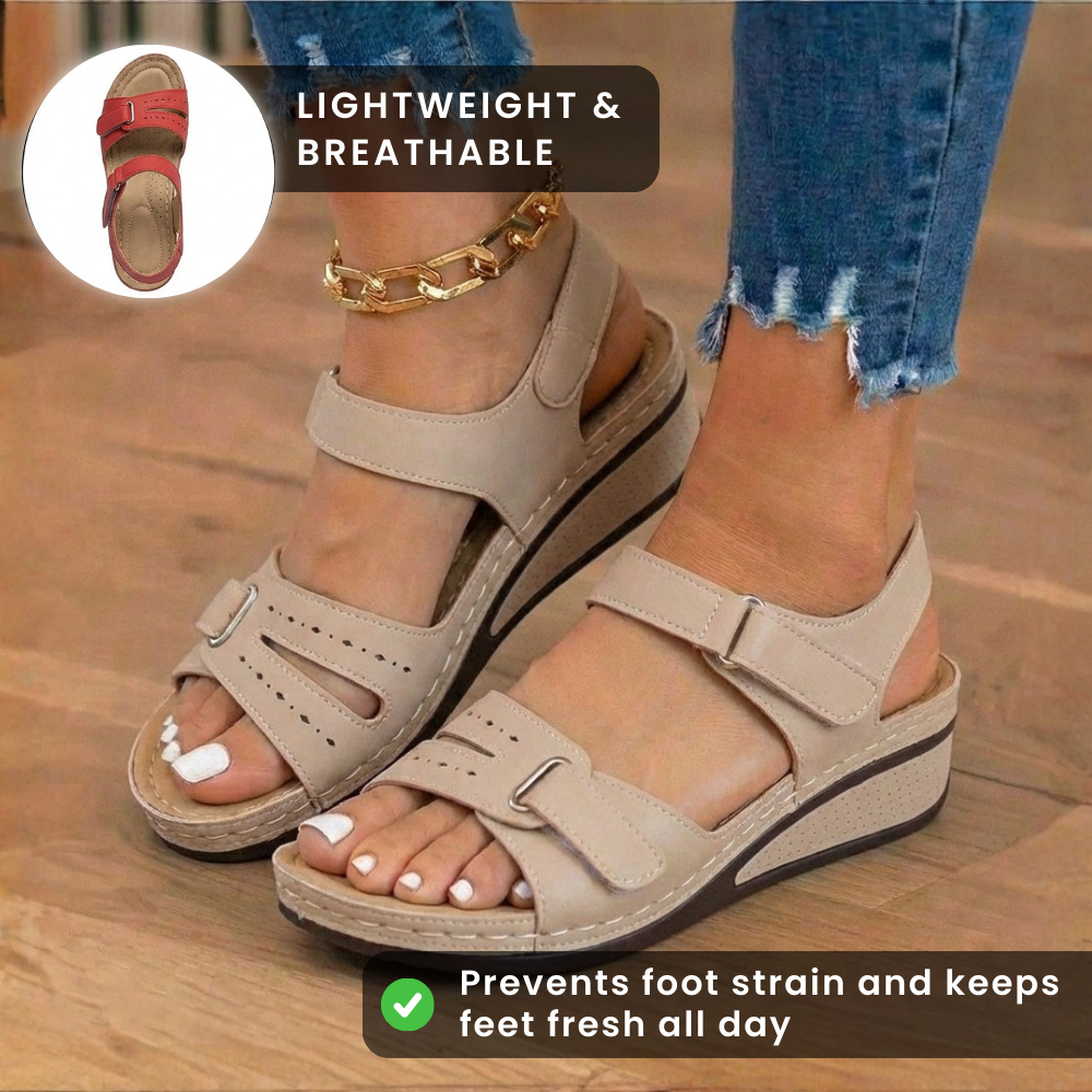 Orthopädische Leder-Keilsandalen - Perforiertes Detail & Klettriemen