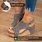 Orthopädische Leder-Nieten-Plateaukeilabsätze - Kork- & Ausschnitt-Design