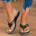 Orthopädische verzierte Keilabsatz-Zehenstegsandalen - Strass und Metallhardware