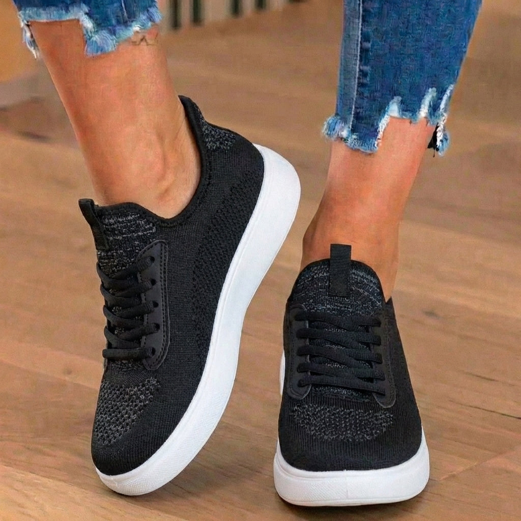 Orthopädische Strick-Slip-On-Sneaker - dehnbarer Kragen und weiße Sohle