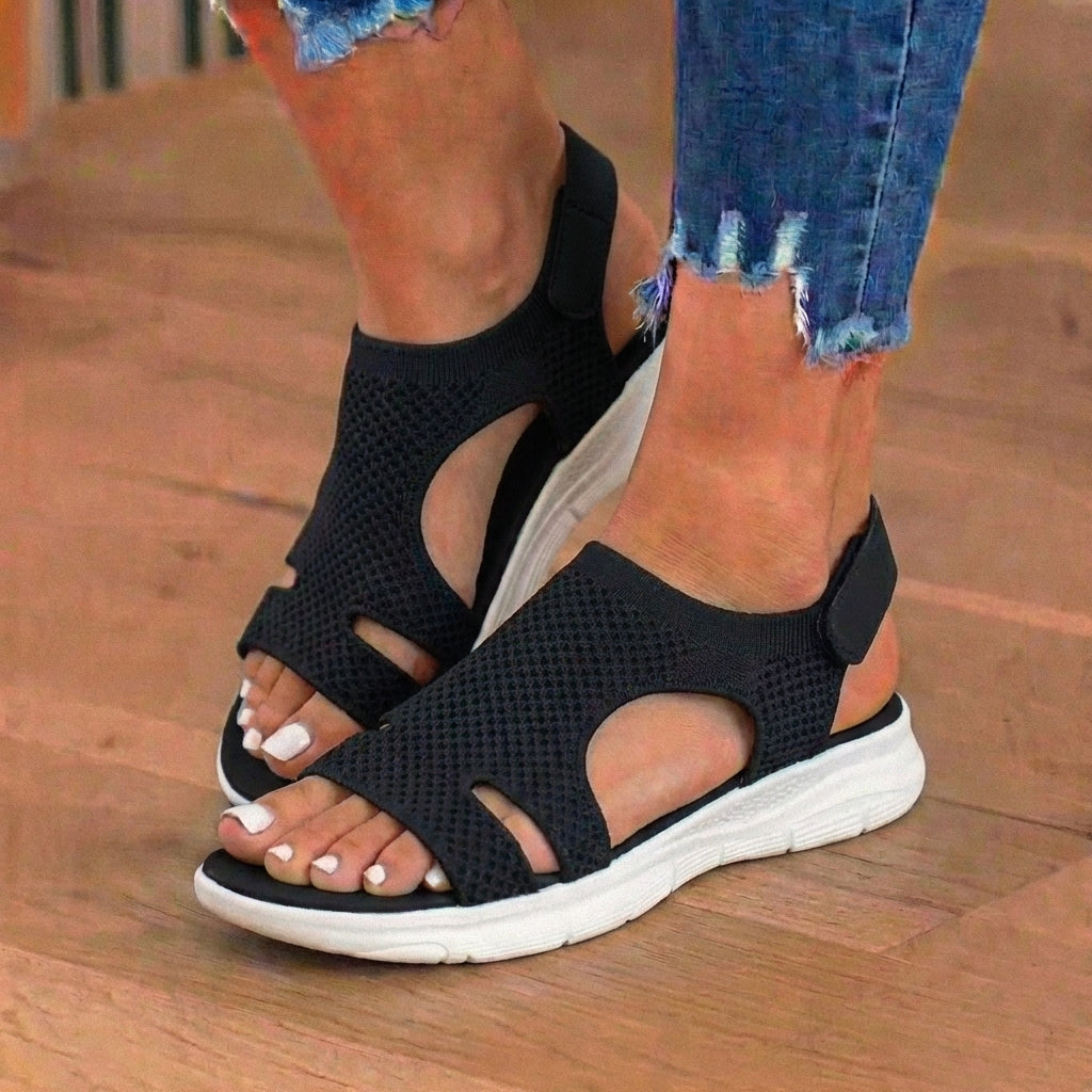 Orthopädische Strick-Plateau-Sandalen - ausgeschnittenes Design und Slingback-Riemen