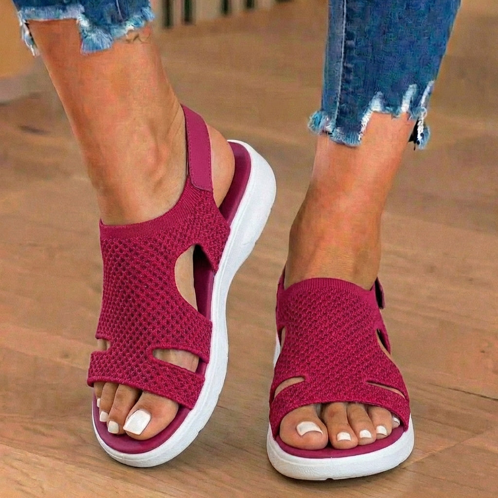 Orthopädische Strick-Plateau-Sandalen - ausgeschnittenes Design und Slingback-Riemen