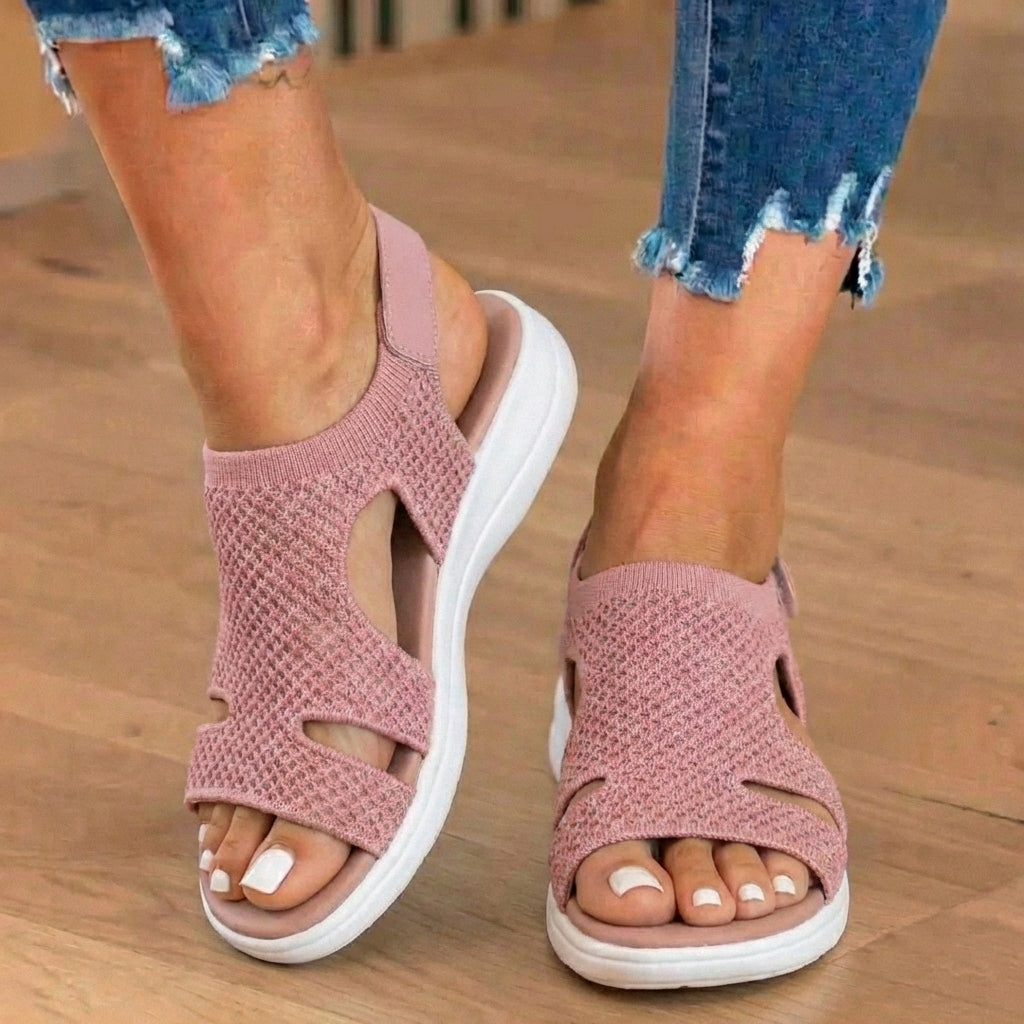 Orthopädische Strick-Plateau-Sandalen - ausgeschnittenes Design und Slingback-Riemen