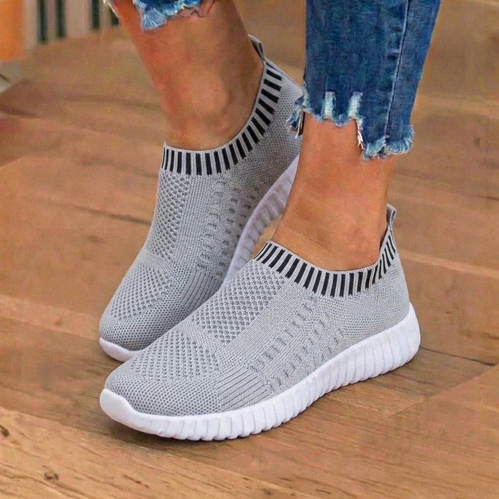 Orthopädische Strick-Slip-On-Sneaker - geripptes Kragen-Design und atmungsaktives Mesh-Oberteil