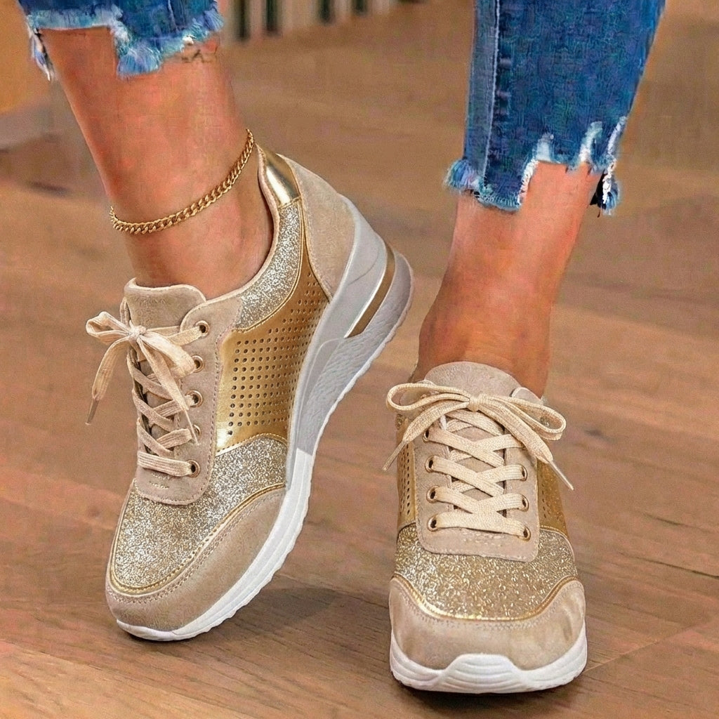 Orthopädische Leder-Keilabsatz-Sneaker - mit Glitter besetzt und perforierte Paneele
