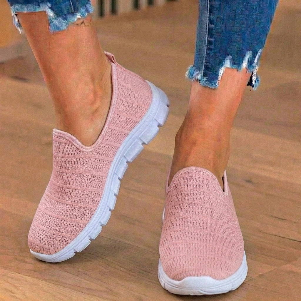 Orthopädische Strick-Slip-On-Sneaker - gestreiftes strukturiertes Design und schnürsenkellose Bequemlichkeit