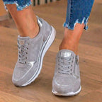 Orthopädische Wildleder-Keilabsatz-Sneaker - mit Strass besetztes Design und versteckter Höhenboost