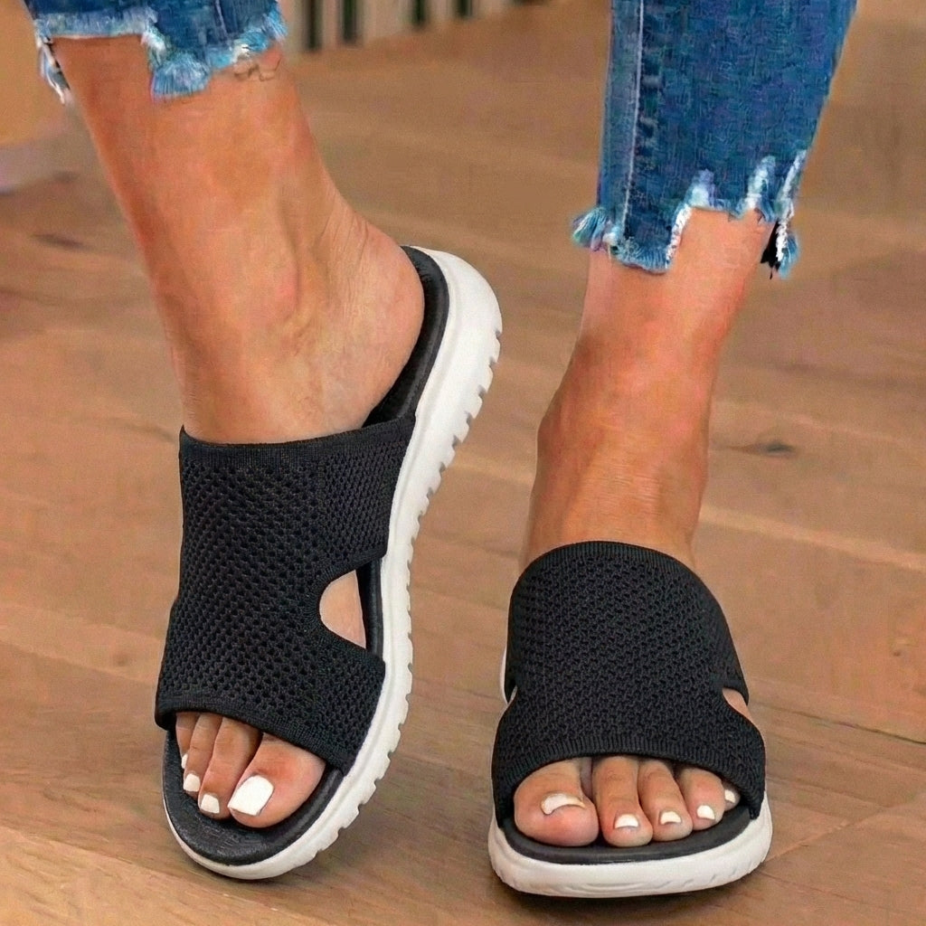 Orthopädische Strickslides - breites Ausschnittsband-Design und atmungsaktive Mesh-Konstruktion