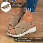 Orthopädische Strickstoff-Sandalen - Überkreuzriemen-Design und Plateau-Sohle mit Polsterung