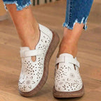Orthopädische Leder-perforierte Mary-Janes - Blumiger Ausschnitt T-Träger