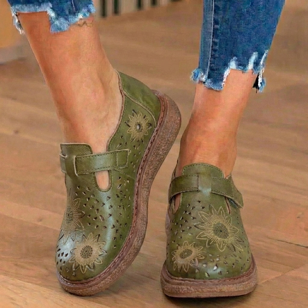 Orthopädische Leder-perforierte Mary-Janes - Blumiger Ausschnitt T-Träger