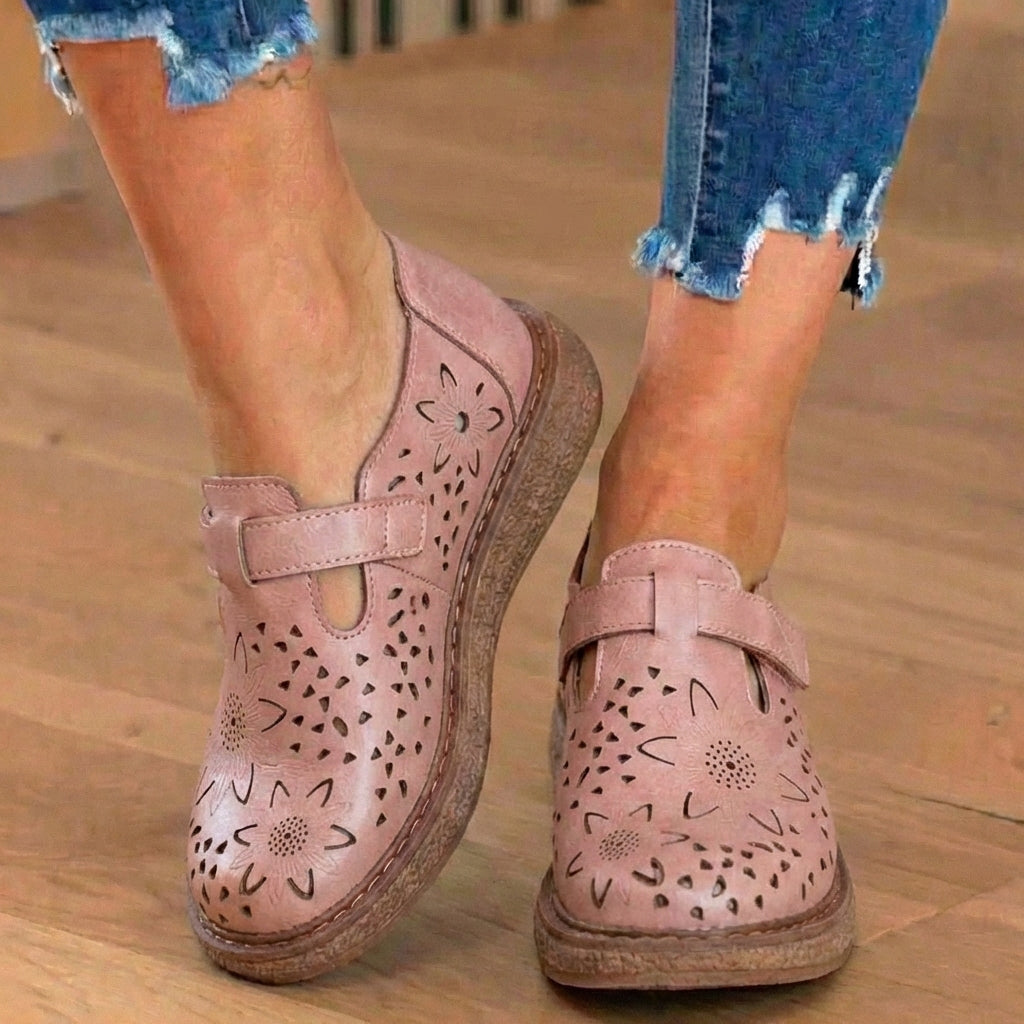 Orthopädische Leder-perforierte Mary-Janes - Blumiger Ausschnitt T-Träger