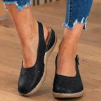 Orthopädische perforierte Wildleder-Slip-On-Flats - Muschelförmiges Wellen-Detail