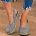 Orthopädische perforierte Wildleder-Slip-On-Flats - Muschelförmiges Wellen-Detail