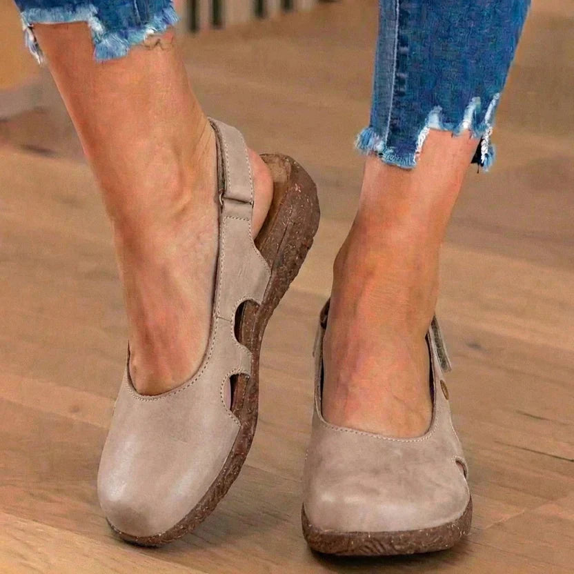 Bequeme orthopädische Sandalen für den täglichen Gebrauch