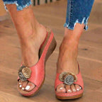 Orthopädische Leder-Keilsandalen - Doppeltes Rosetten-Blumen-Detail