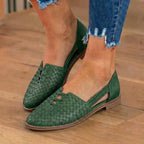 Orthopädische Leder-Geflecht-Slip-On-Flats - Flechtwerk-Ausschnitt-Detail