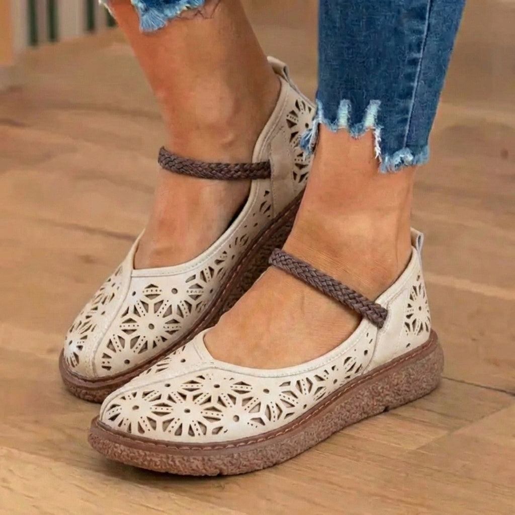 Orthopädische Leder-Laserschnitt-Flats - Geflochtener Knöchelriemen