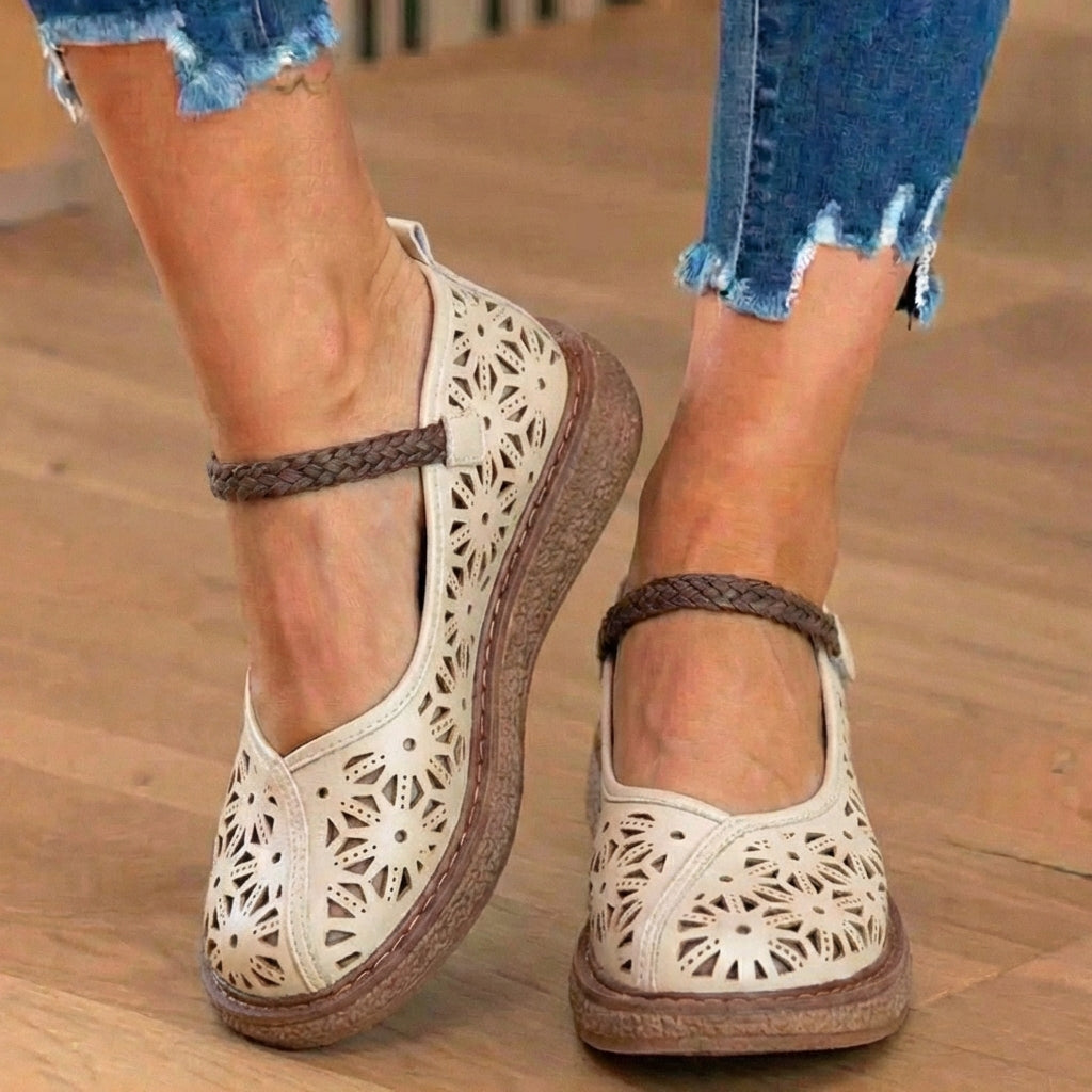Orthopädische Leder-Laserschnitt-Flats - Geflochtener Knöchelriemen