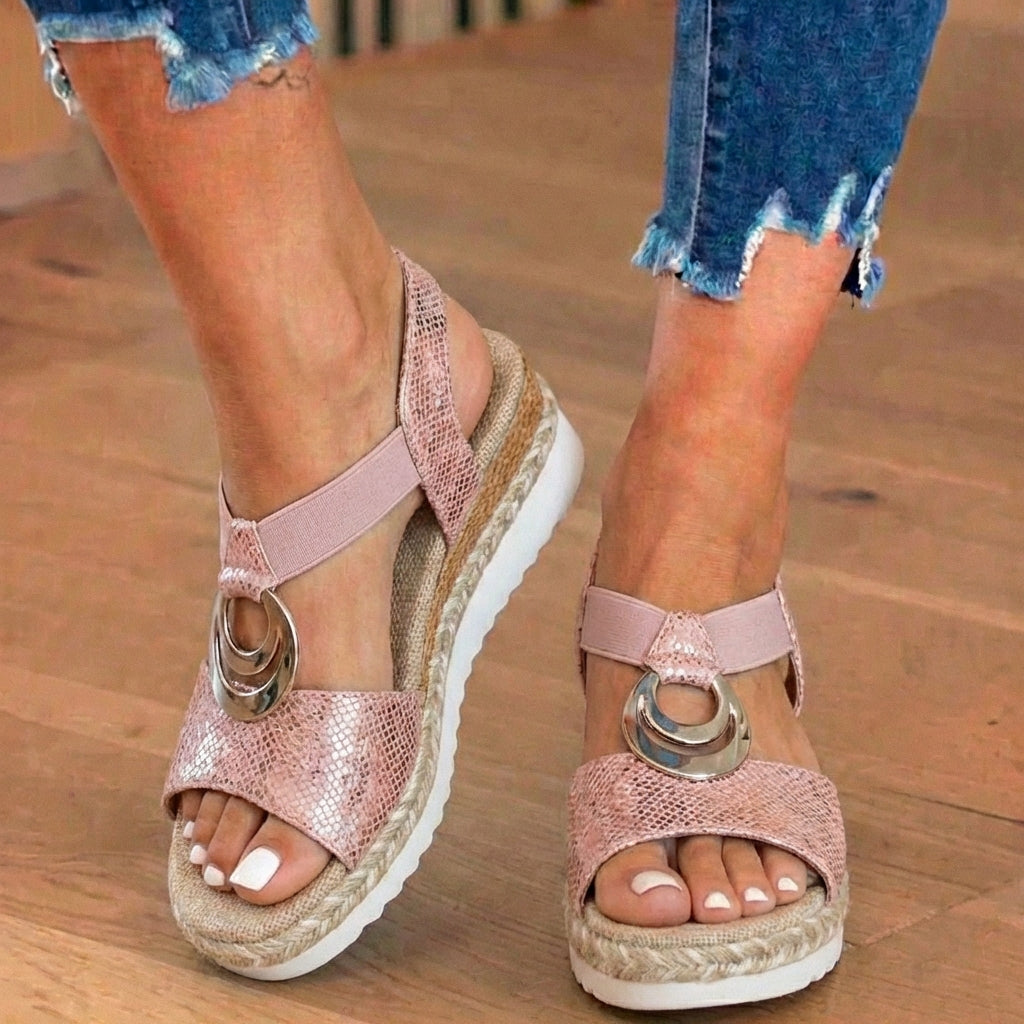 Orthopädische strukturierte Espadrille-Platform-Sandalen - Dreifache Ring-Hardware-Detail