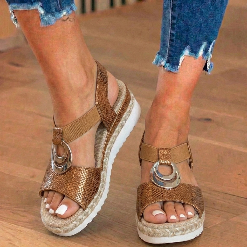 Orthopädische strukturierte Espadrille-Platform-Sandalen - Dreifache Ring-Hardware-Detail