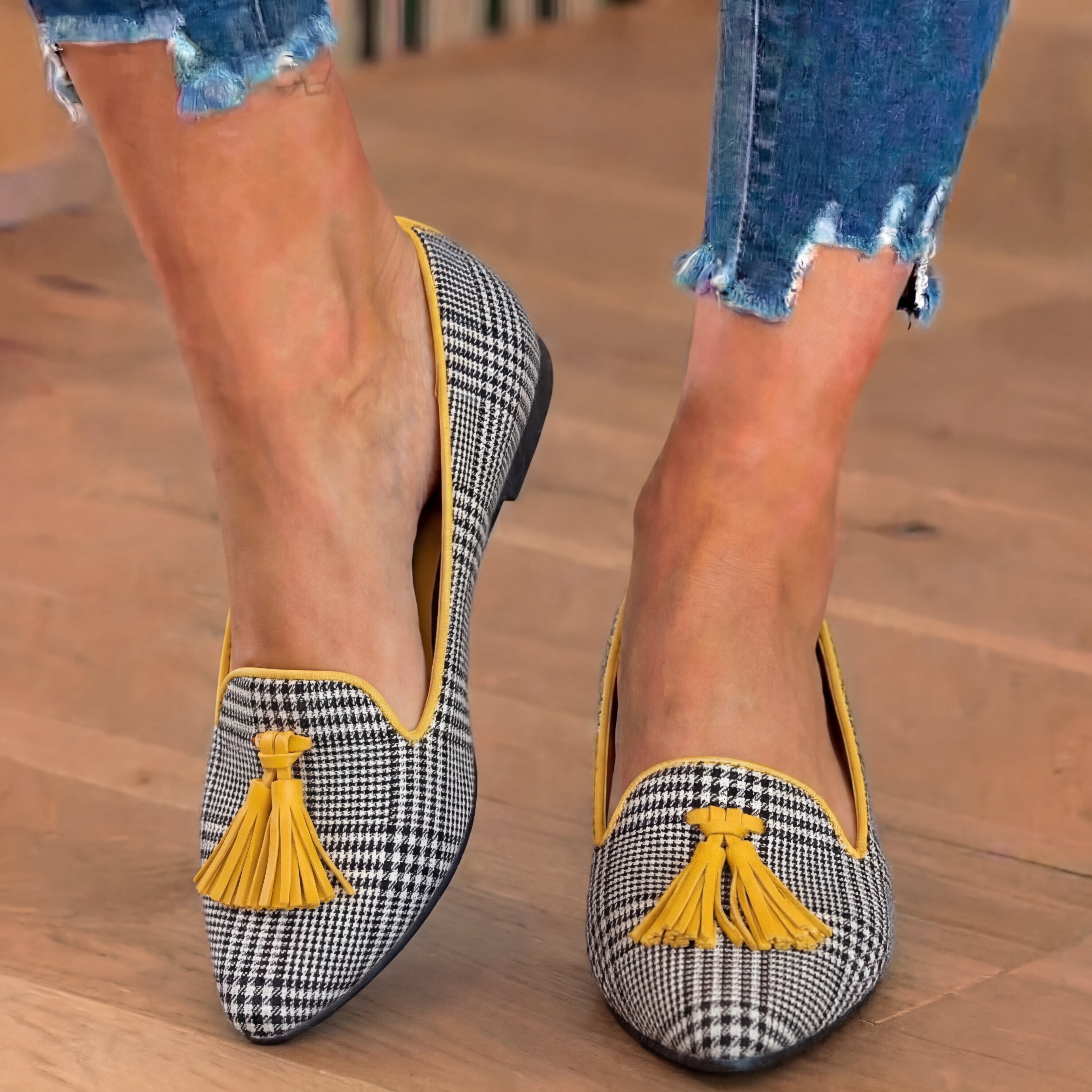Anmutige orthopädische Sandalen für einen modernen Look
