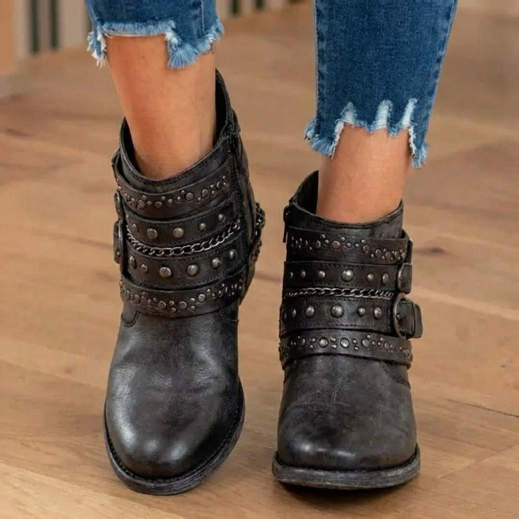 Orthopädische Leder-Nieten-Knöchelstiefel - Ketten- & Niet-Detail