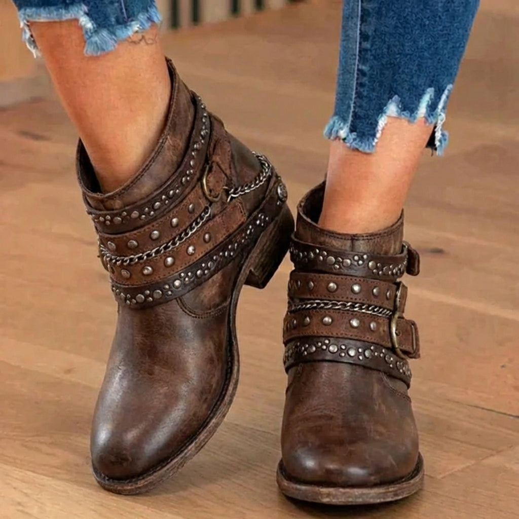 Orthopädische Leder-Nieten-Knöchelstiefel - Ketten- & Niet-Detail