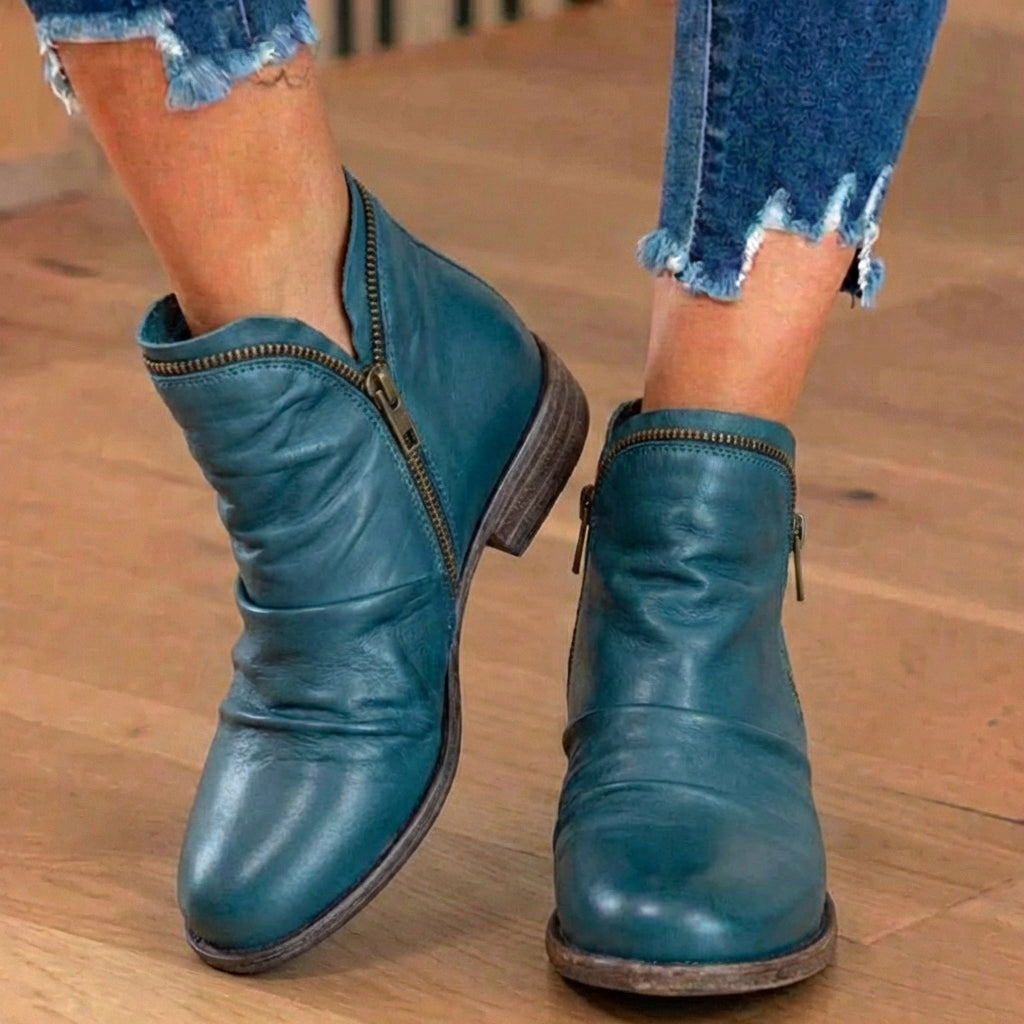 Orthopädische Leder-Stiefel mit Raffung - Seitenschluss niedriger Absatz