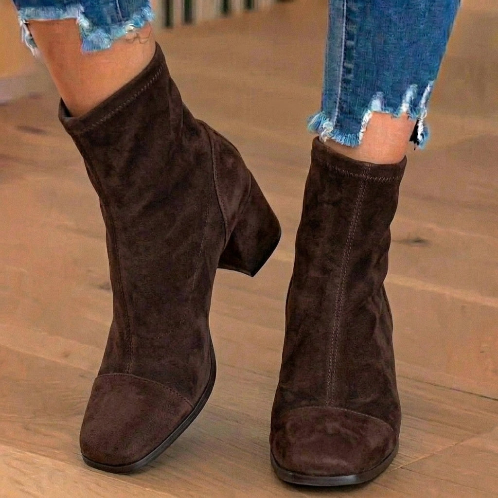 Klassische Orthopädische Stiefel mit zeitlosem Stil