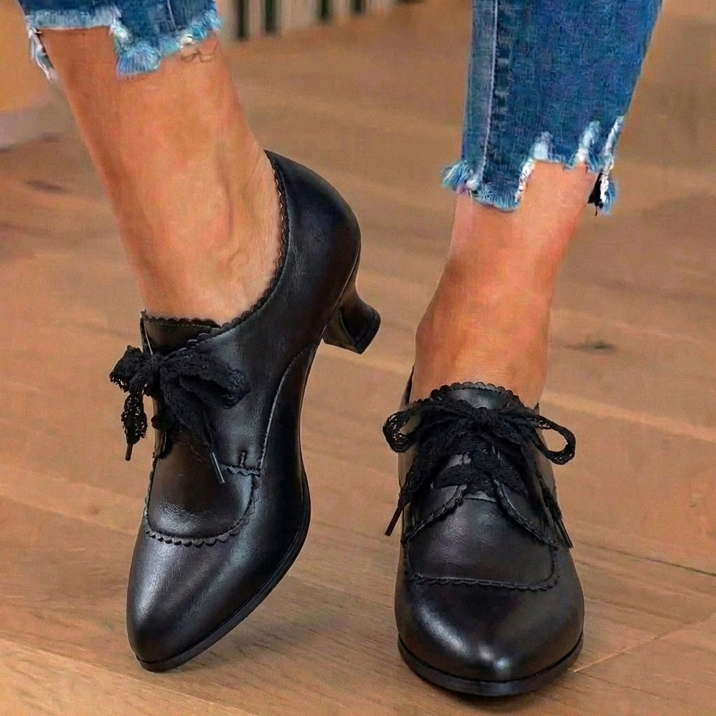 Klassische orthopädische Schuhe mit zeitlosem Stil